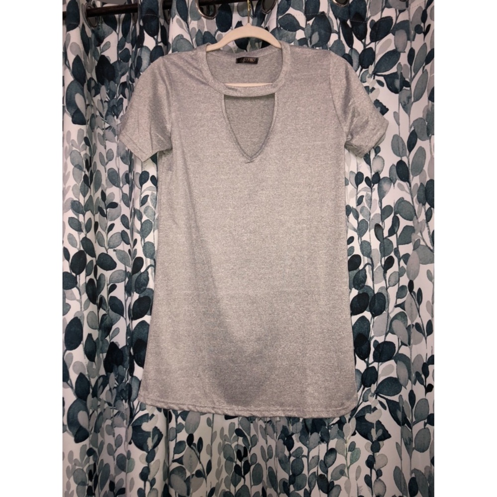 NWOT Cute Gray Shortsleeved Top
